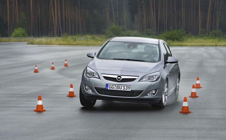  Opel Astra 5-Door 2009 года  (фото 122 из 170)